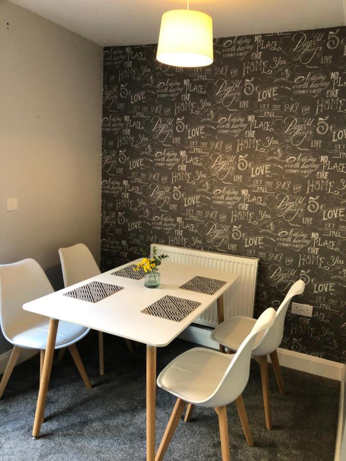 Hill House - 5 Mins Merry Hill - Perfect For Contractors & Families Brierley Hill Extérieur photo